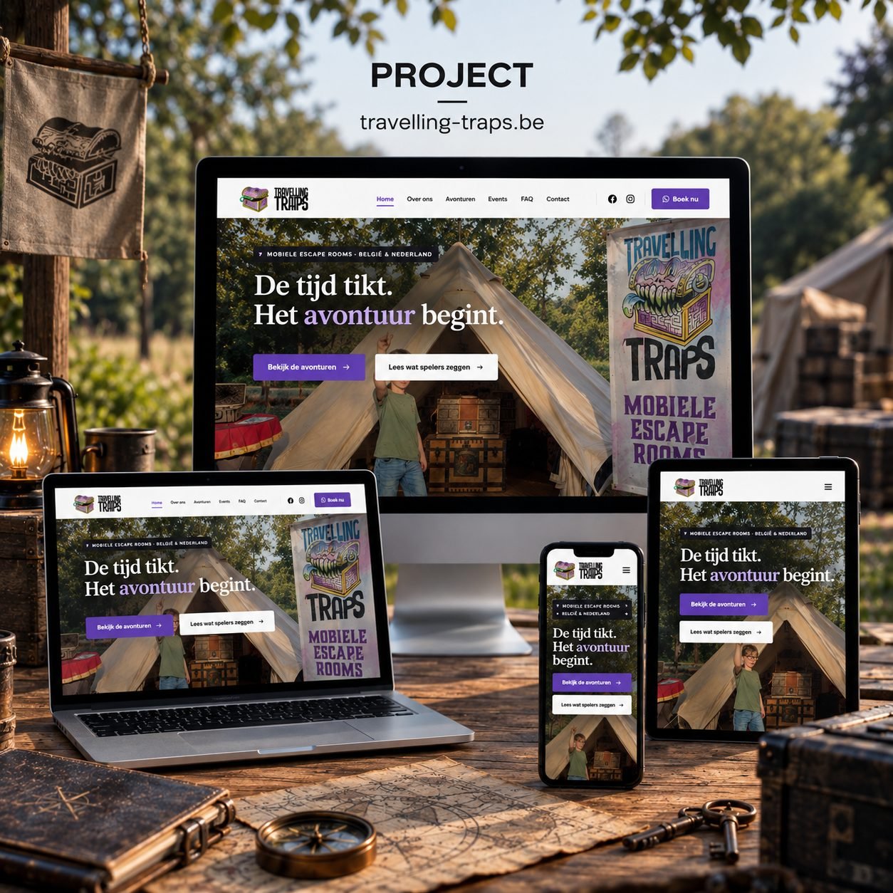 De website van Travelling Traps, mobiele escape rooms in België en Nederland, op een computerscherm, laptop, tablet en smartphone.